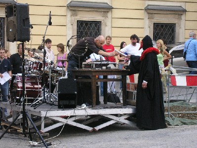 Execution on Zelný trh Brno 2004 - In honor to burned to death, with Vladimir Hauser and Pavel Fajt